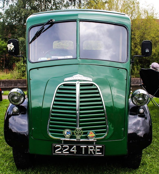 Vintage_Buses_07.jpg