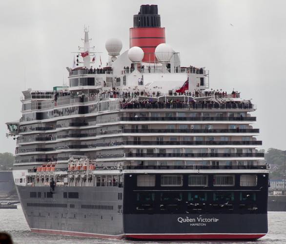 ThreeQueens_05.jpg